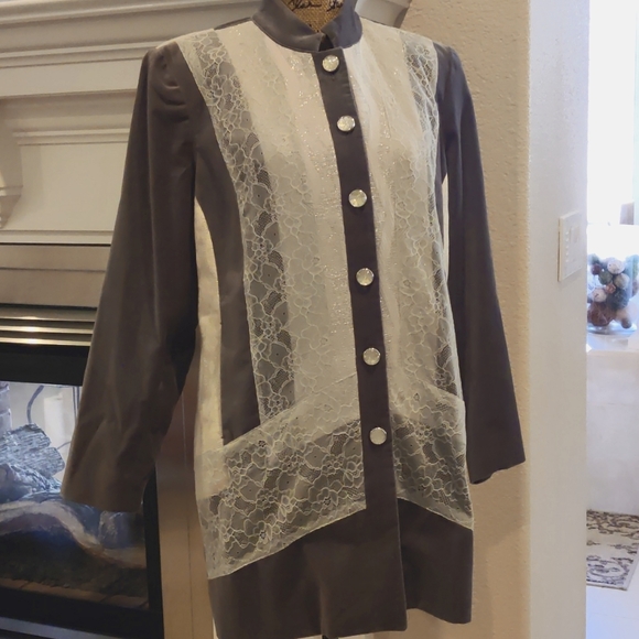 WOW! Gorgeous Chico's velvet lace jacket size 2P Medium - Picture 1 of 8